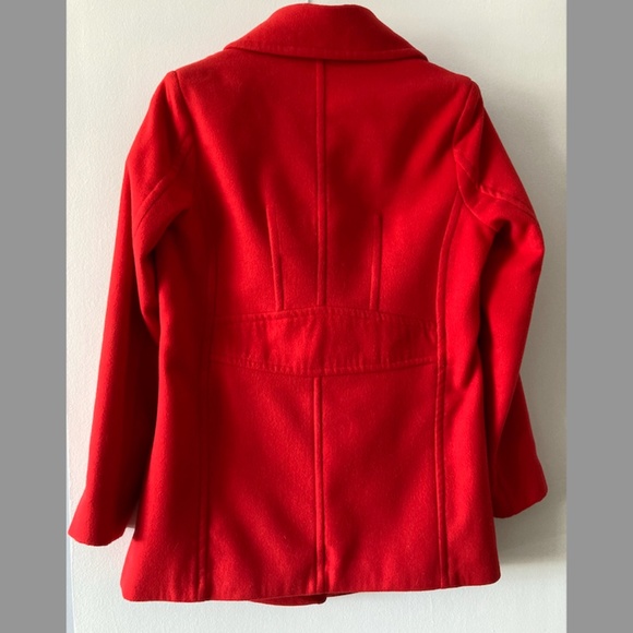 Red coat - Picture 2 of 9